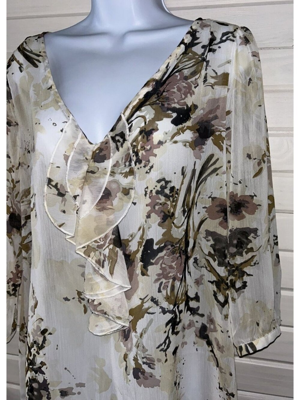 NWT Jules & Leopold Sz LARGE Ivory Mauve Floral Semi Sheer Ruffled V-Neck Blouse